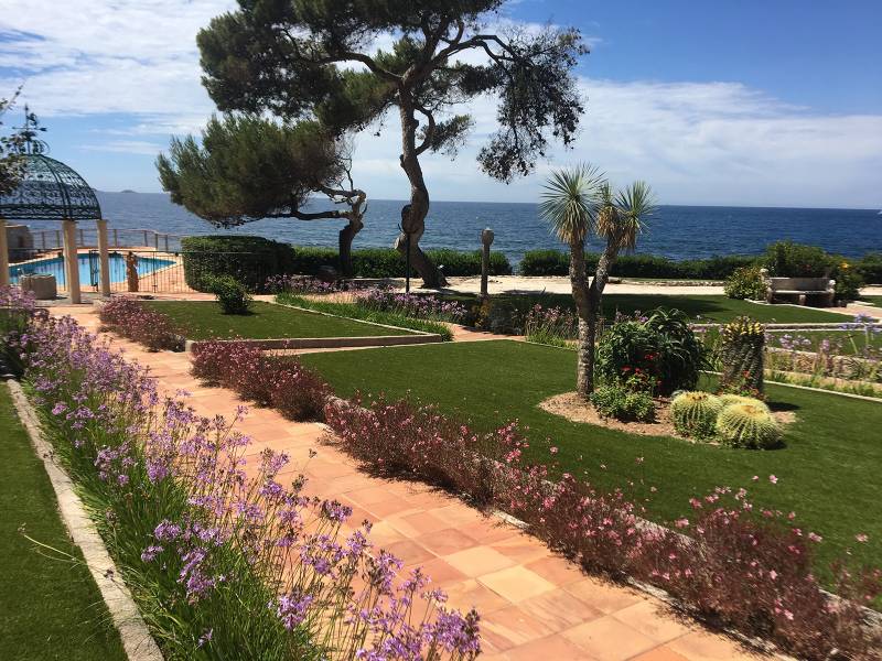 Entretien de jardin, faites confiances à des professionnels pour avoir un jardin propre et entretenu toute l’année.