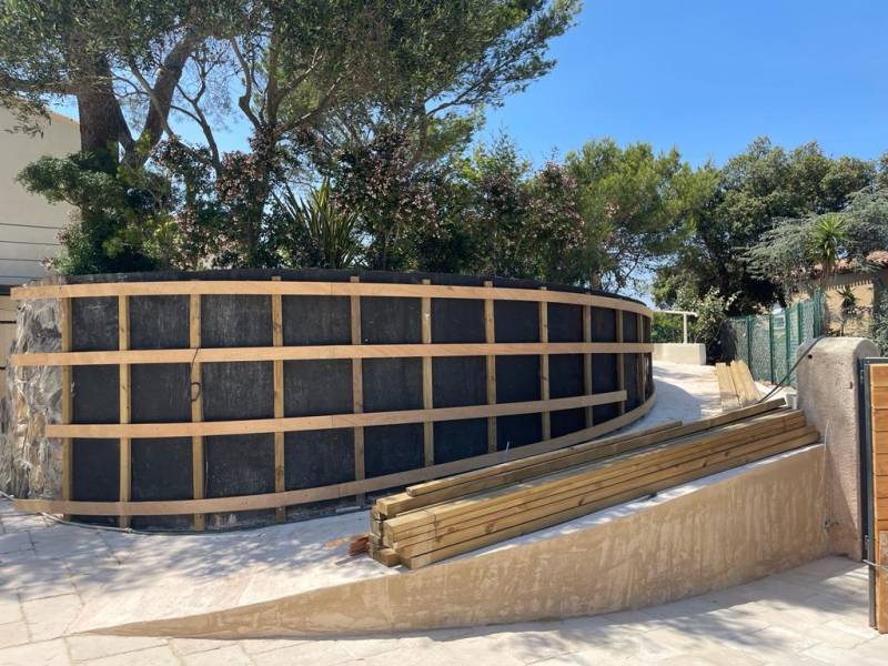 Platelage Bois à Hyères : L'Élégance Naturelle avec Carré Vert Service