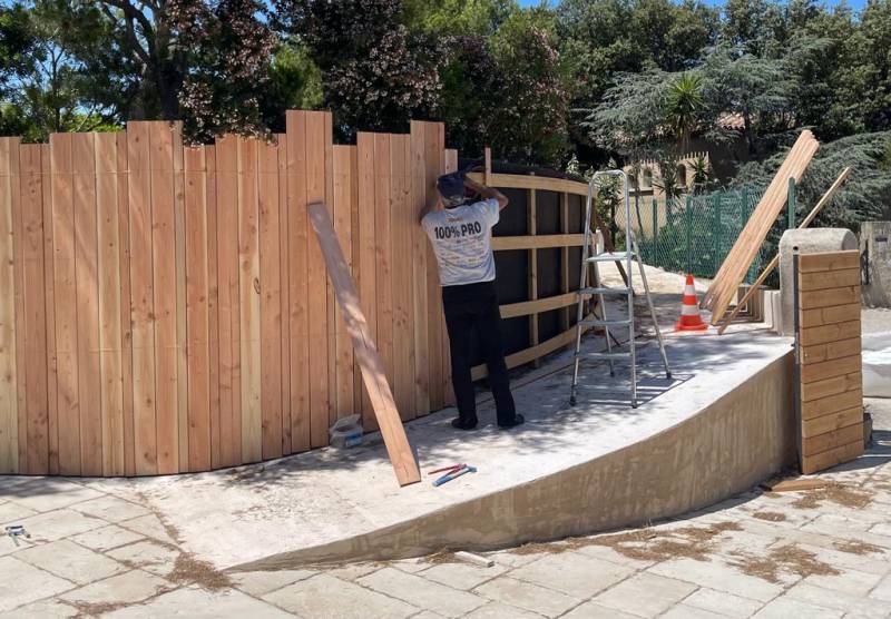 Platelage Bois à Hyères : L'Élégance Naturelle avec Carré Vert Service